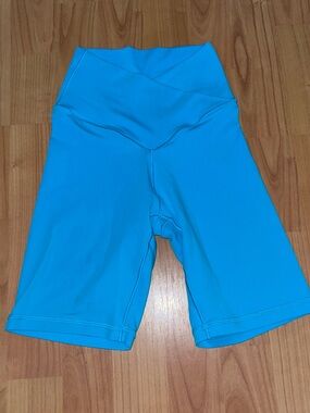 Aerie Offline High-Waist Crossover 7 inch shorts